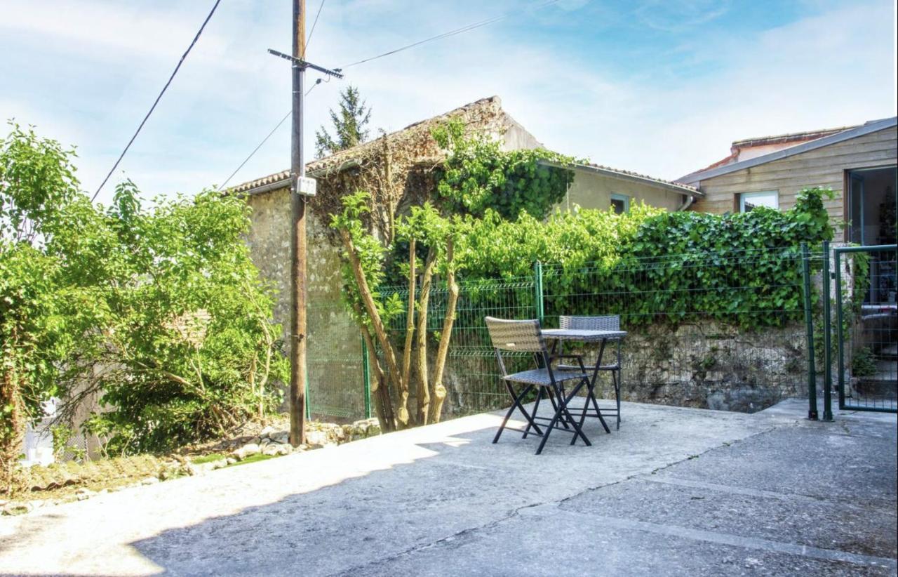 Les Logis Poitevin - Maisons - Terrasses - Detente Poitiers Exterior photo